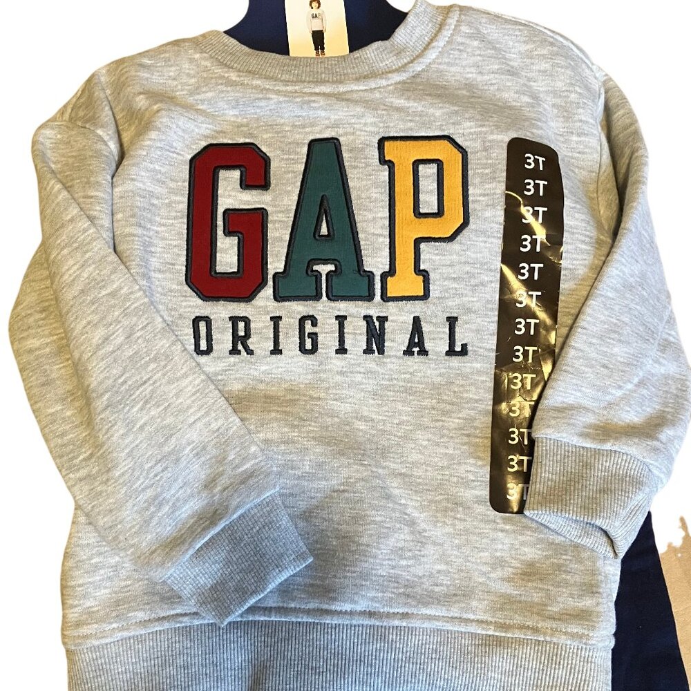 NWT GAP 2 Piece Jogger Set Size:  3T